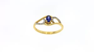 טבעת ספיר 0.31 קראט, זהב-צהוב 14 קראט, משובצת יהלומים